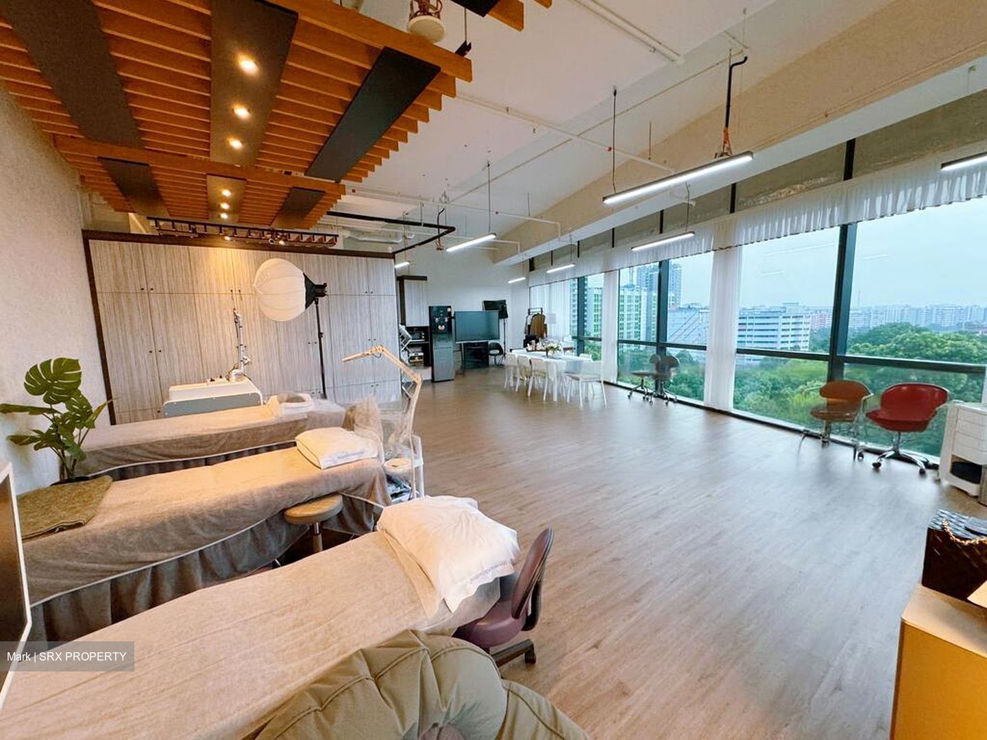 Woods Square (D25), Office #451345161